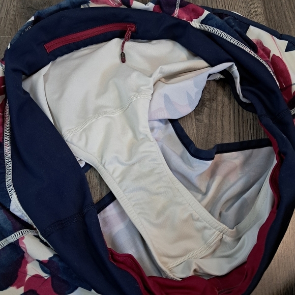 Lululemon Run Speed Short Size 10Yoga Gym Inky Floral Blue Ghost White Berry - Picture 5 of 7